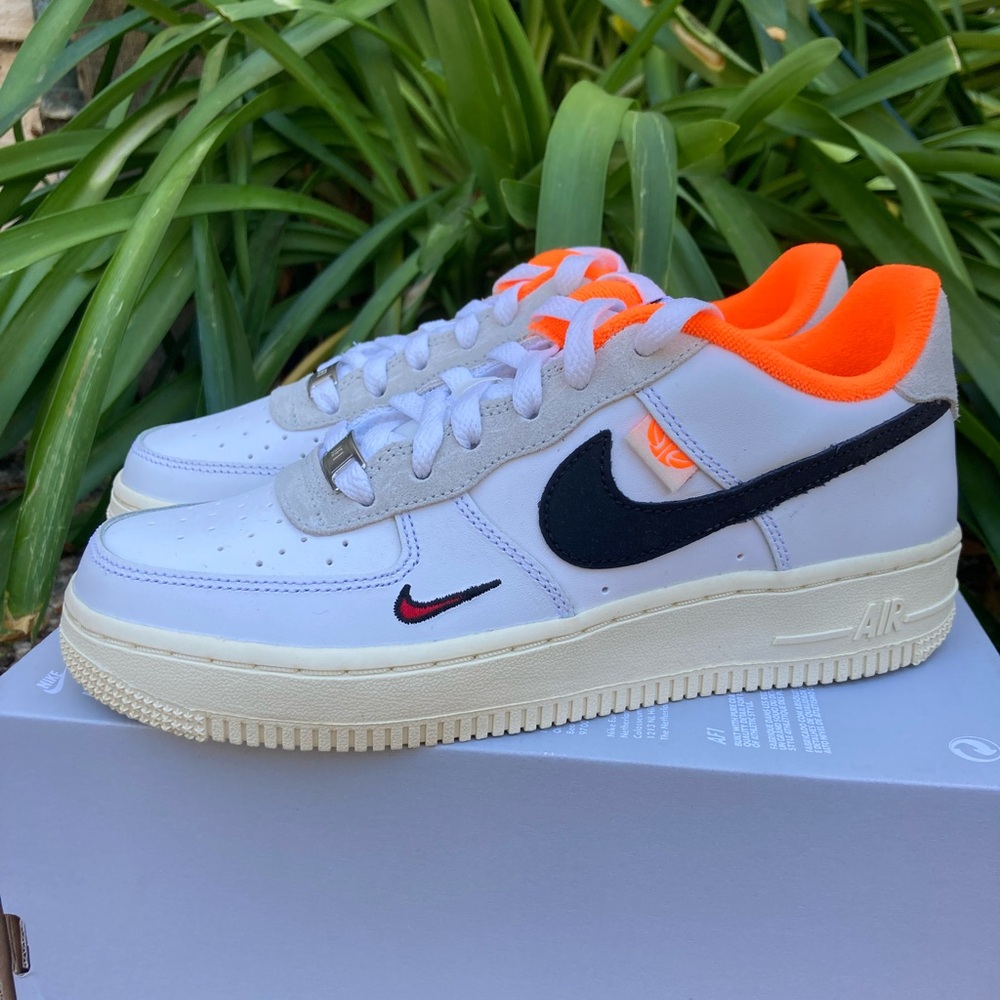 Nike Air Force 1 LV8